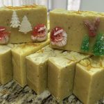 Природен сапун со невен и мед со новогодишен мотив 140 гр